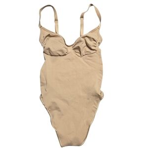 SKIMS SCULPTING BODYSUIT Body Shaper Thong Top Clay Tan Large NWOT